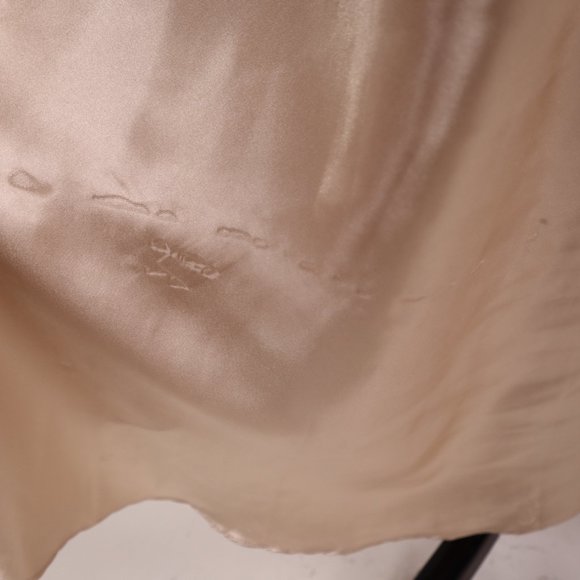 ❄ NWT Flora Nikrooz Taupe Silver Satin Lace Bridal Nightgown Lingerie Negligee S - Picture 12 of 12